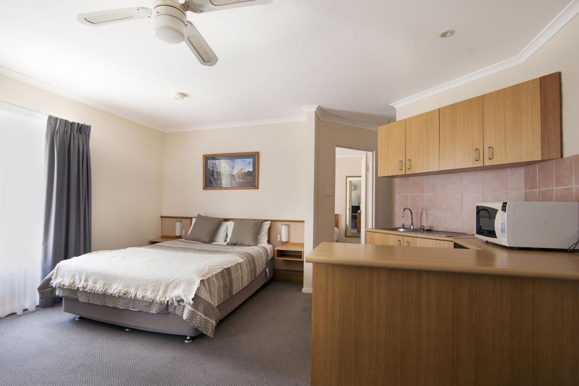 Redhill Cooma Motor Inn Luaran gambar
