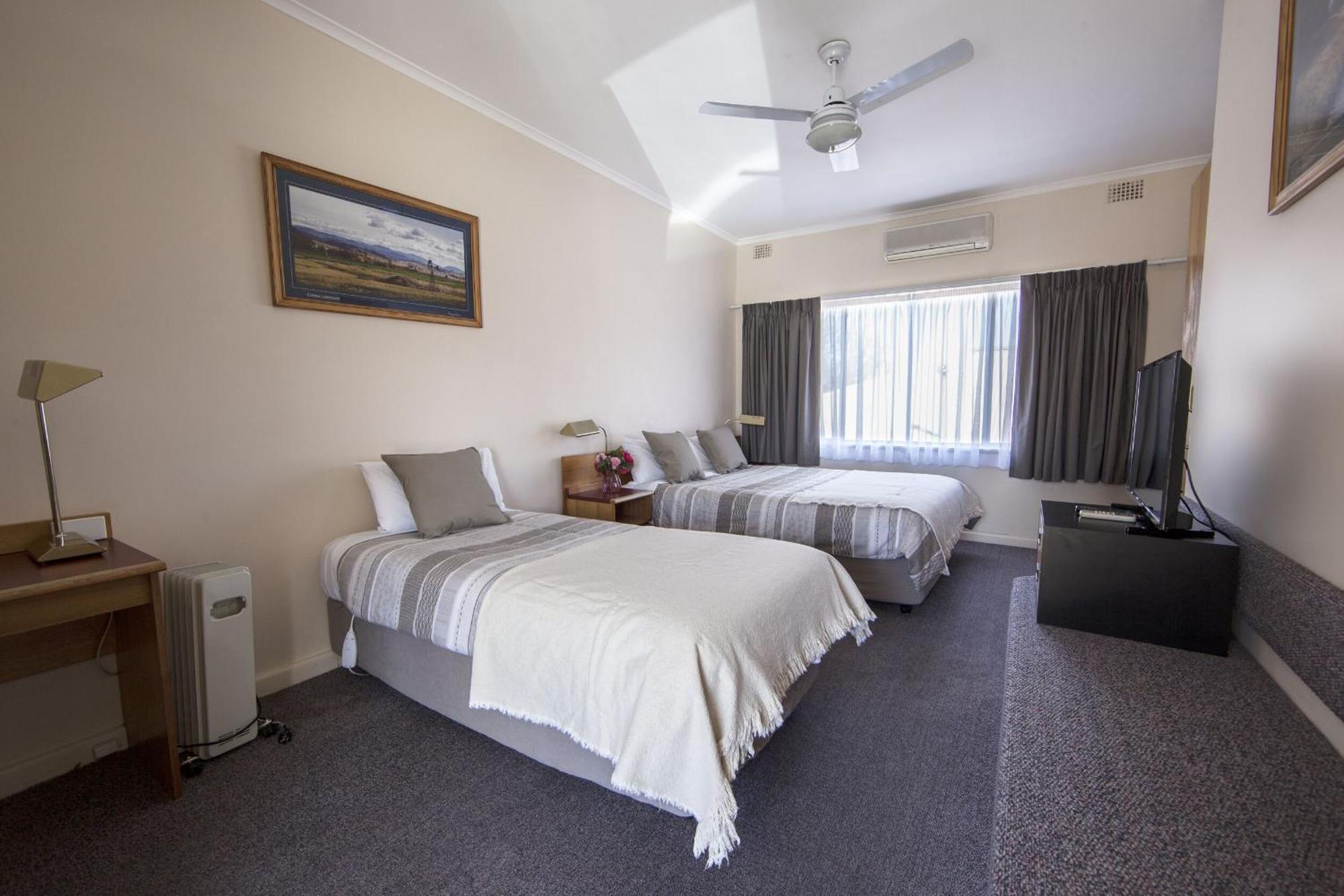 Redhill Cooma Motor Inn Luaran gambar