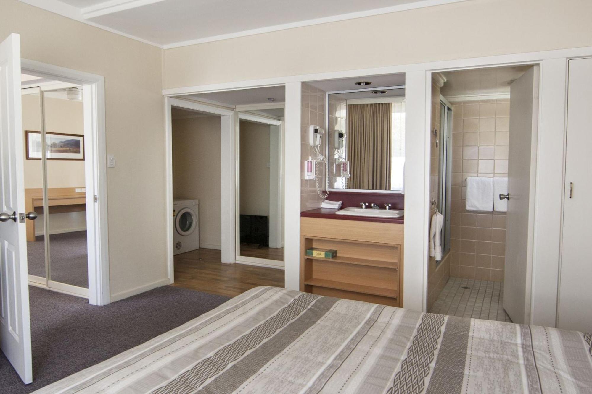 Redhill Cooma Motor Inn Luaran gambar