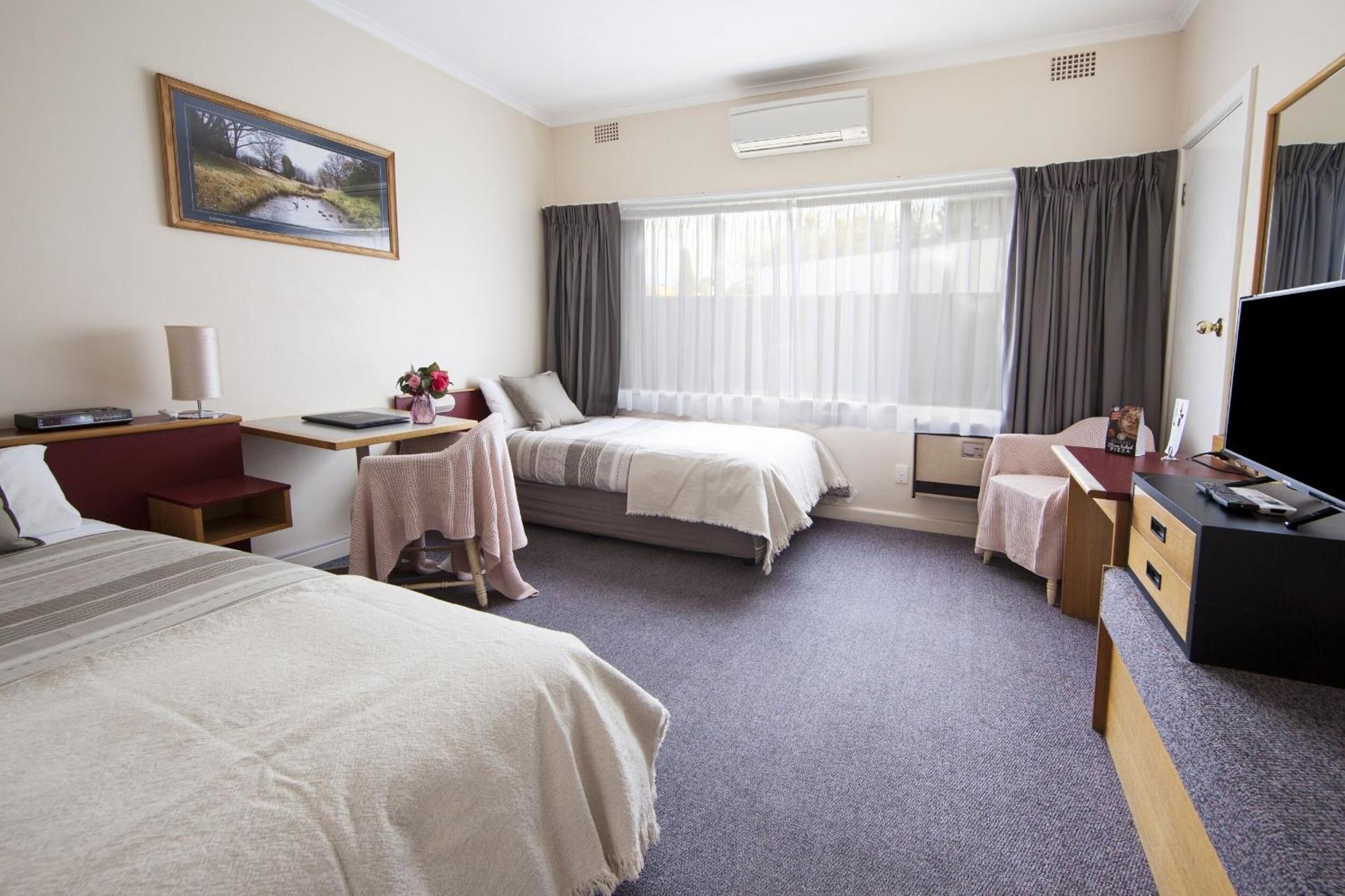 Redhill Cooma Motor Inn Luaran gambar