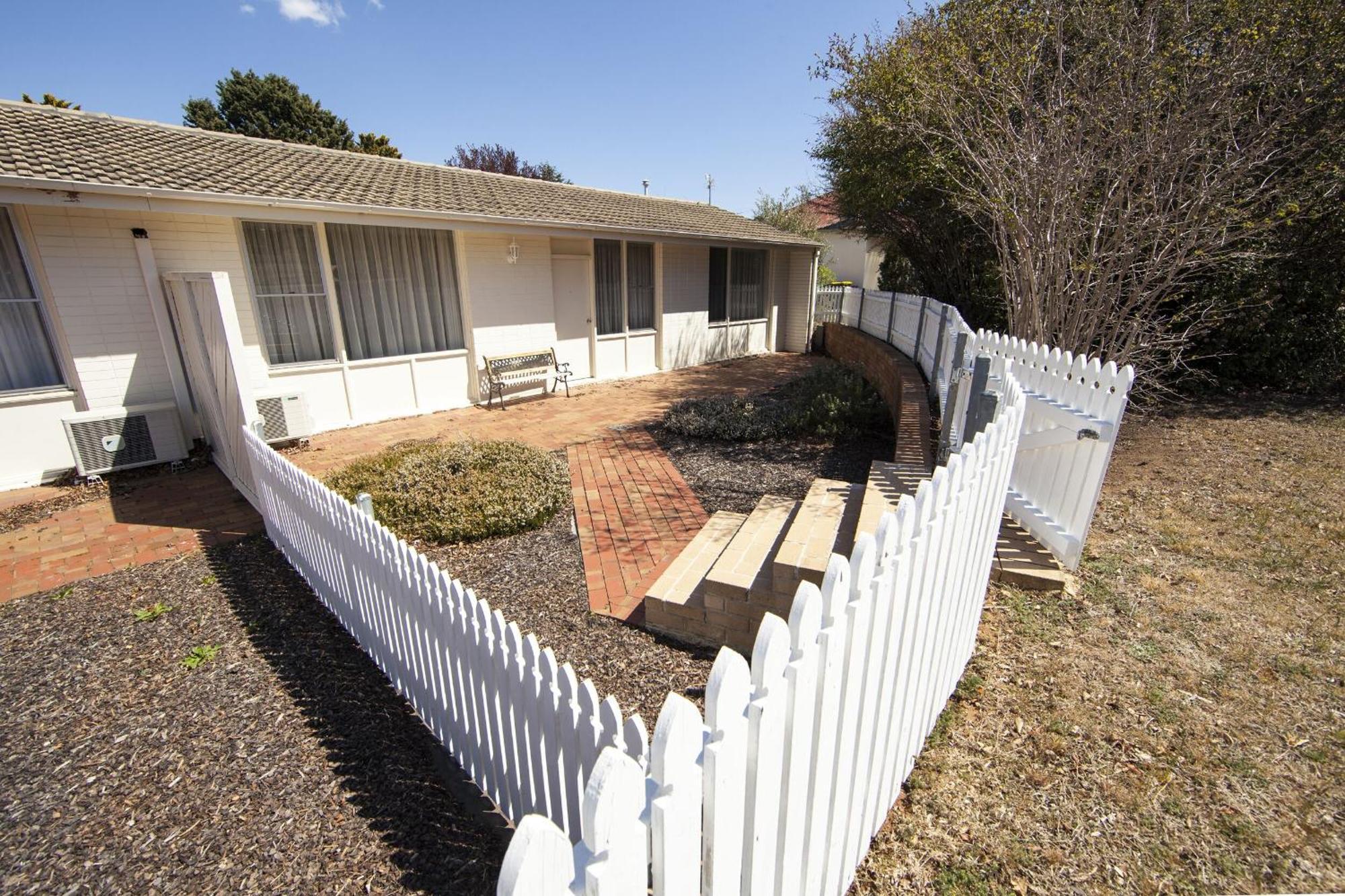 Redhill Cooma Motor Inn Luaran gambar